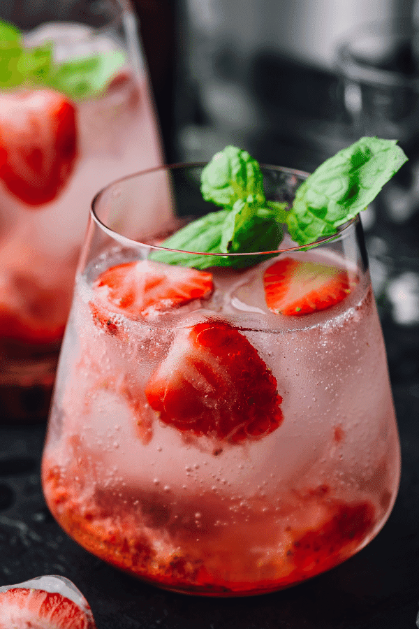 strawberry-gin-smash